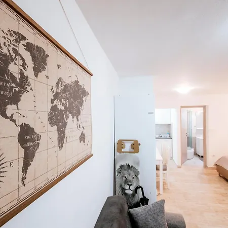 Ema Apartment *